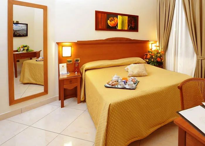 ブォーノ ホテル 3*