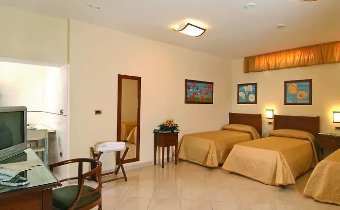 ブォーノ 3* ナポリ