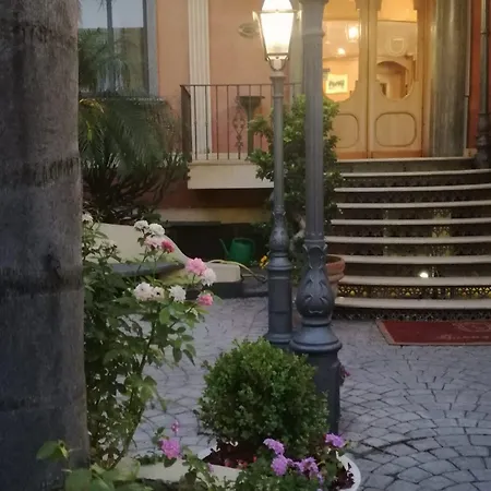 부오노 호텔 나폴리